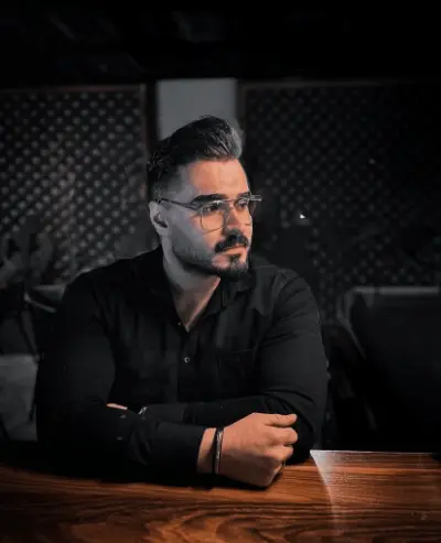 علیرضا عنایتی
